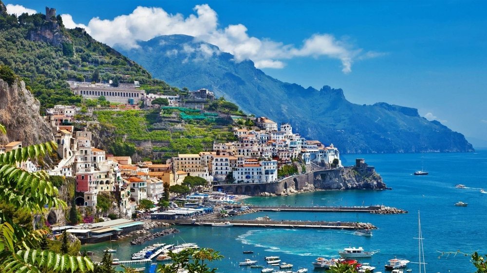 FROM SORRENTO TO CAPRI AND RETURN