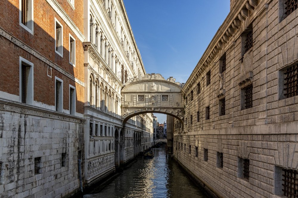 DESCOBRINDO VENEZA