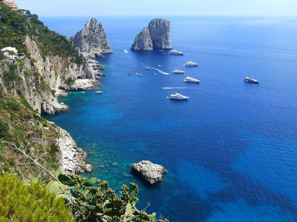 ILHA DE CAPRI NO SEU PRÓPRIO RITMO