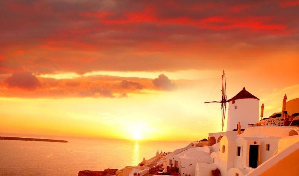 GREEK NIGHT IN SANTORINI