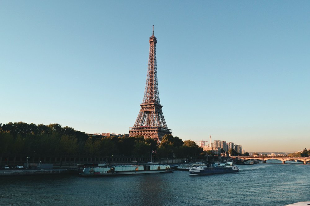 ADIEU PARIS
