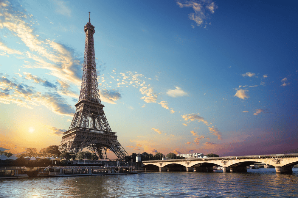 LET'S VISIT PARIS BY BUS