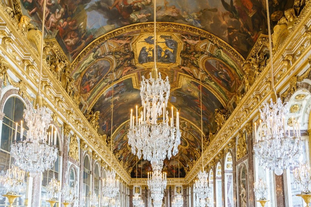 ROYAL SPLENDOR AND THE CHARM OF PARIS