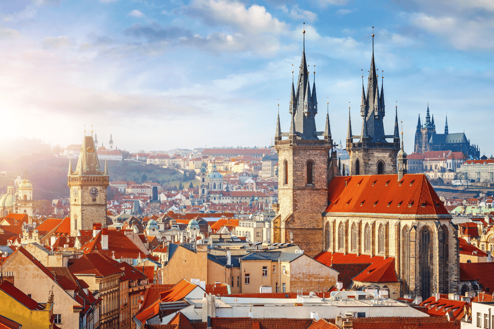 PANORAMIC TOUR OF PRAGUE AND BOAT RIDE