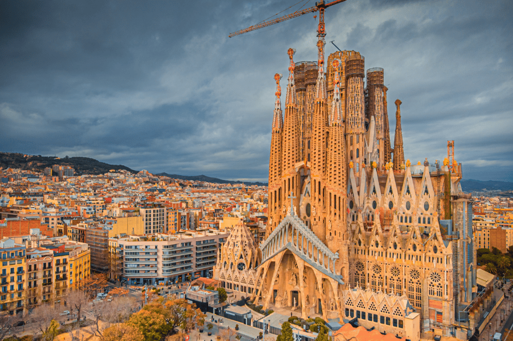 BARCELONA: UNA CIUDAD COSMOPOLITA