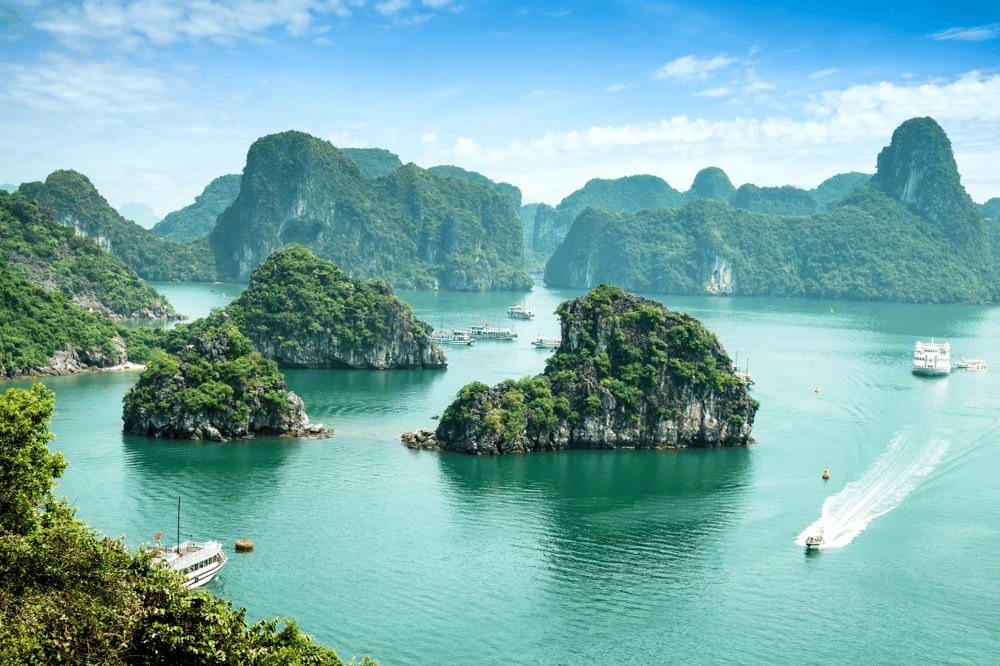 LA MÍTICA BAHÍA DE HALONG