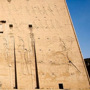 KOM OMBO Y EDFU, DONDE LOS DIOSES AÚN HABLAN AL NILO