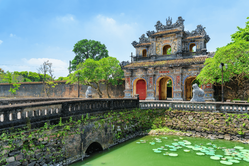 DE HUE A HO CHI MINH