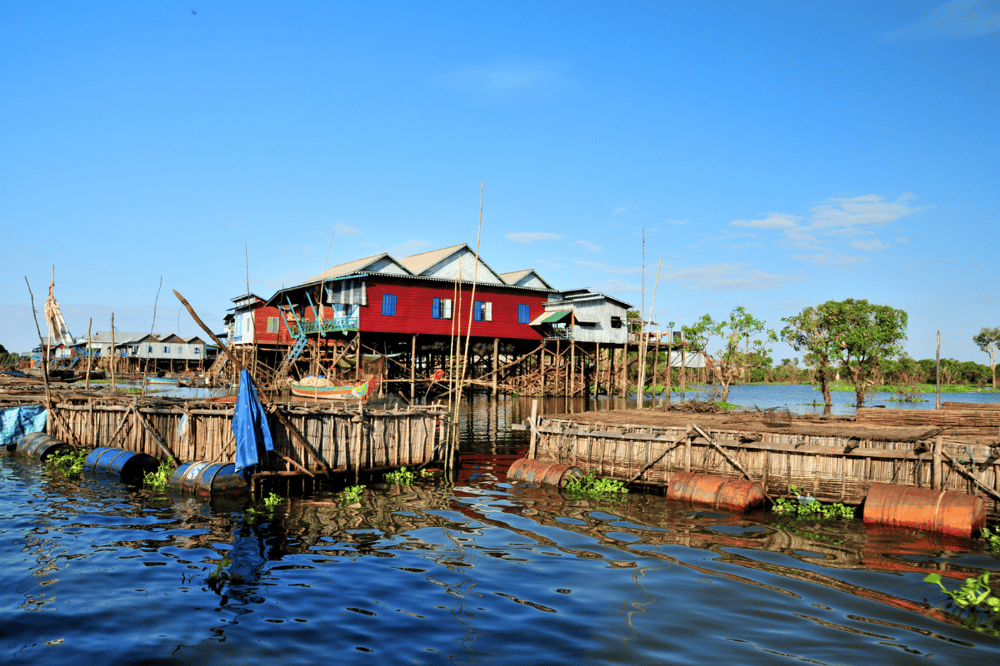 LAGO TONLE SAP Y ARTISAN D'ANGKOR