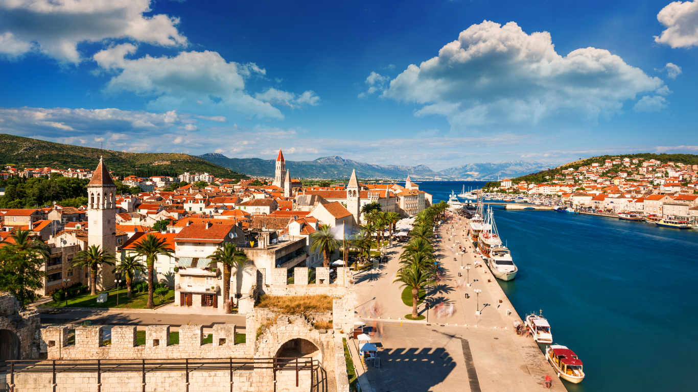 DESEMBARQUE EN TROGIR