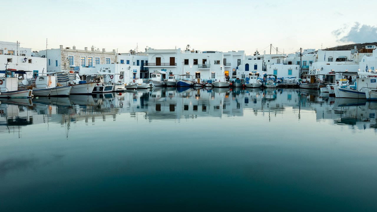 QUINTESSENTIAL PAROS