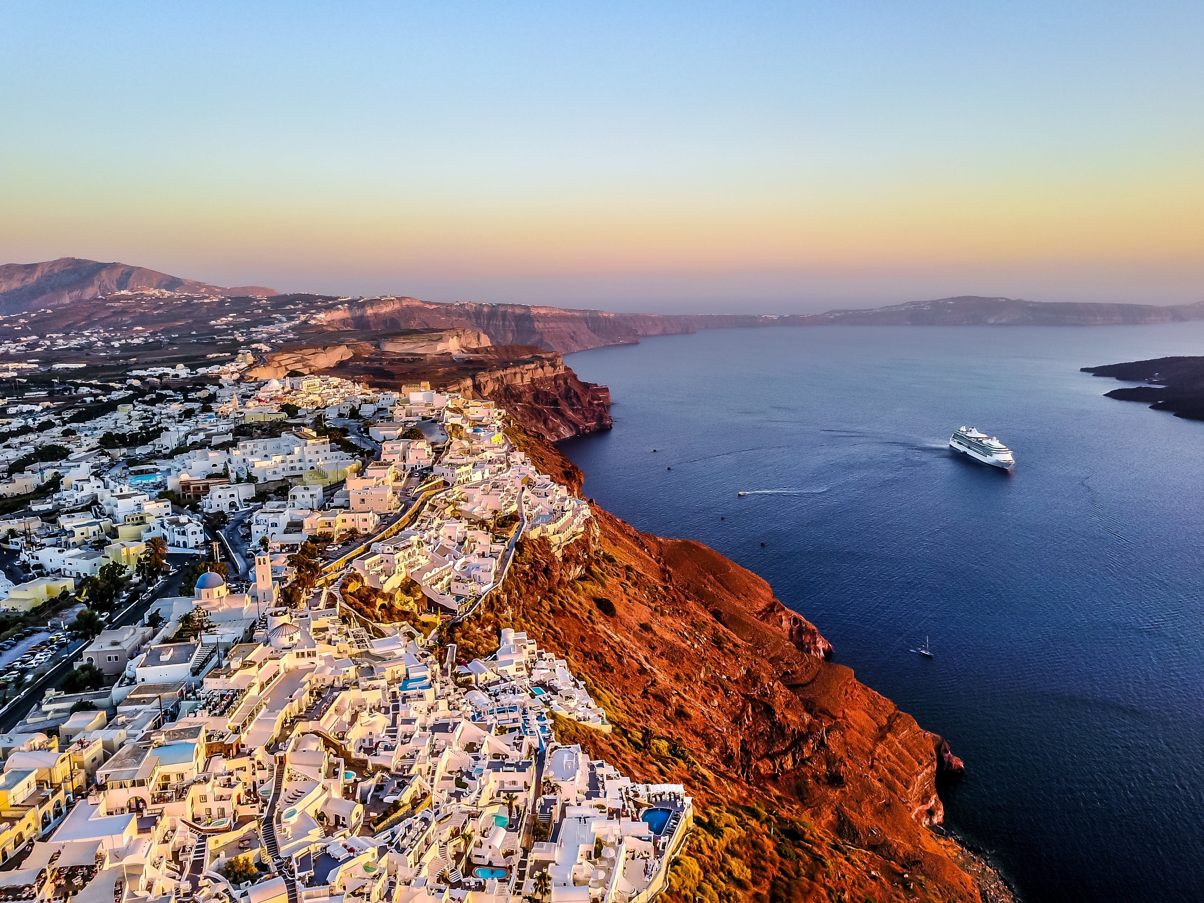 MINI SANTORINI SAINDO DESDE ATENAS