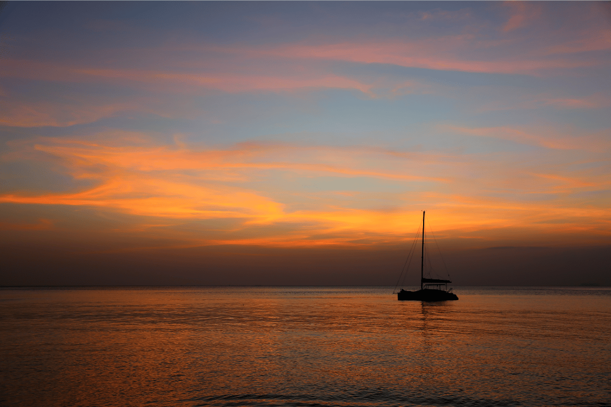 CATAMARAN SUNSET CRUISE IN SANTORINI