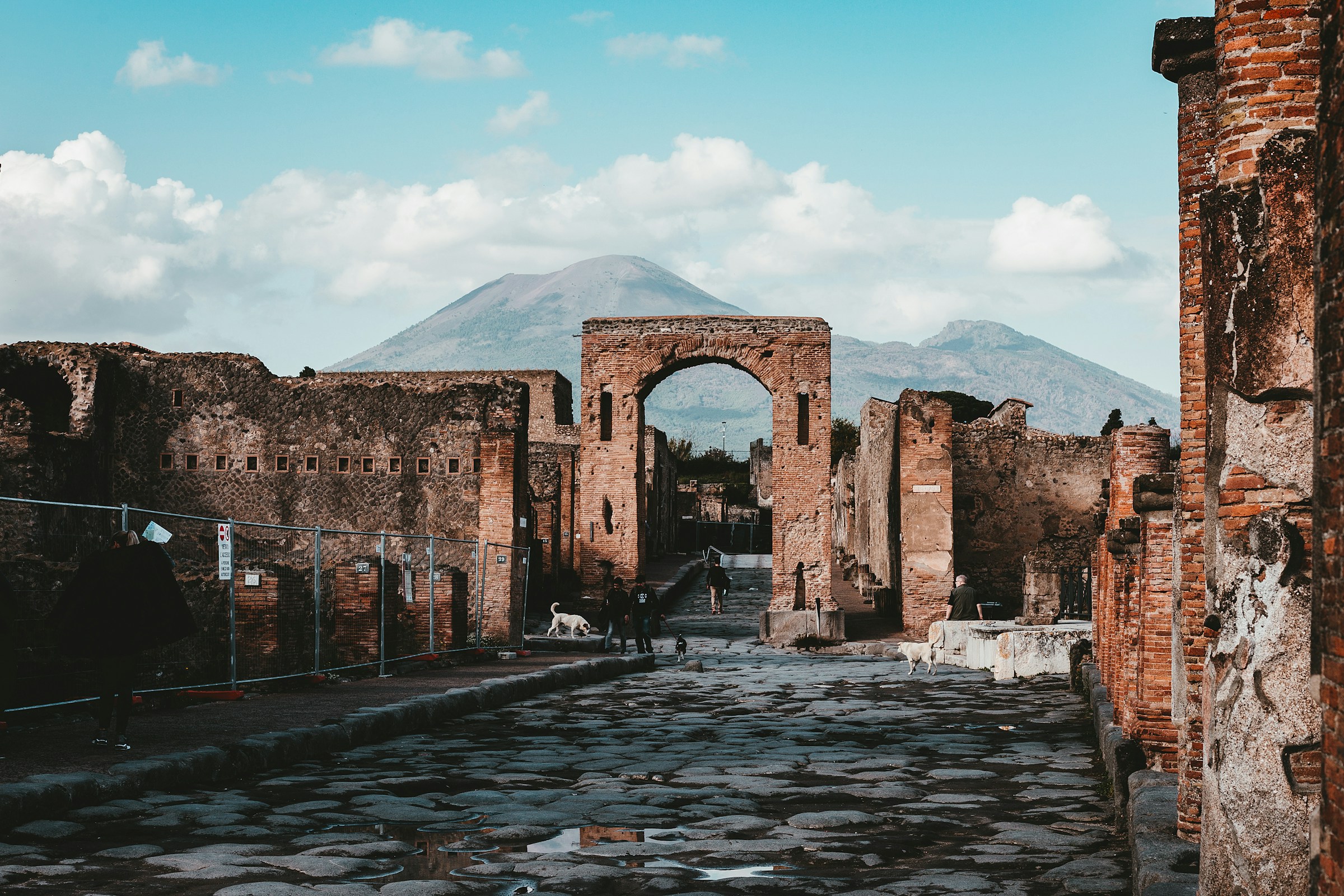 POMPEIA & MONTE VESÚVIO SAINDO DE NÁPOLE